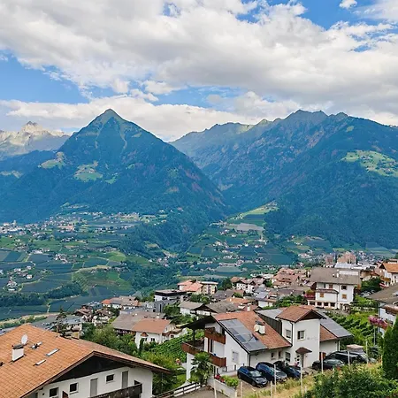 Schenna Garni Eden Bed & Breakfast-2